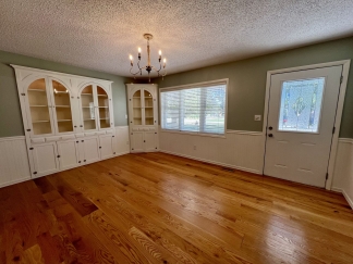 3 Bedroom Home in Greenwood!