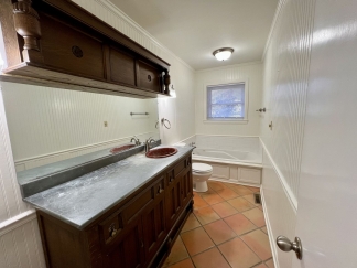 3 Bedroom Home in Greenwood!