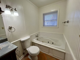 3 Bedroom Home in Greenwood!