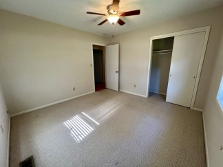 3 Bedroom Home in Greenwood!