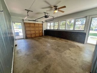 3 Bedroom Home in Greenwood!