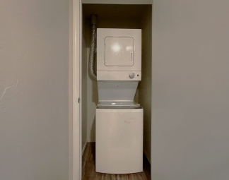 Charming 2 Bed 1 Bath Apartment: Your Perfect Retreat in the Heart of the City! $500 OFF FIRST FULL MONTHS RENT!-AVAILABLE NOW!