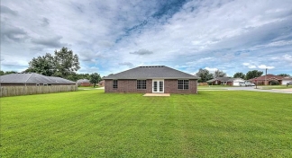 Beautiful 3 Bedroom, 2 Bathroom Home in Centerton, AR!!!