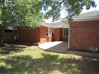 Welcome to this spacious 3 bedroom home located in the desirable NW area of Oklahoma City!