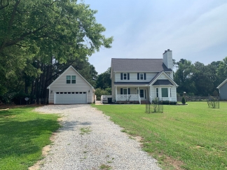 Fantastic Renovated Residence, Large Yard, Back Deck, and Garage!  Apply NOW for August Move-In!