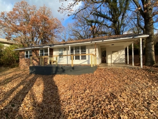 3 Bedroom House! On Bus Route- Walking Distance UofA Campus l!