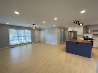 3 Bedroom House! On Bus Route- Walking Distance UofA Campus l!