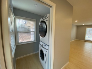 3 Bedroom House! On Bus Route- Walking Distance UofA Campus l!