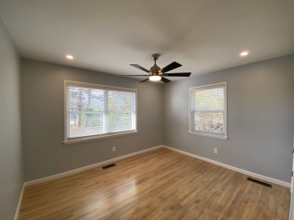 3 Bedroom House! On Bus Route- Walking Distance UofA Campus l!