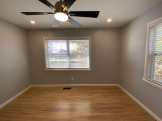 3 Bedroom House! On Bus Route- Walking Distance UofA Campus l!