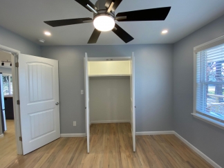 3 Bedroom House! On Bus Route- Walking Distance UofA Campus l!