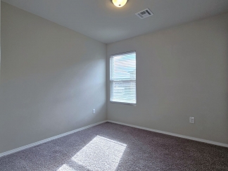 Harrah Haven: Exceptional 3 Bed, 2 Bath Retreat with Modern Amenities!