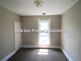 Bright and Sunny 2 BR 1 BA Upstairs Apartment (NO SECTION 8)