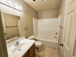 Cute 3 Bed/2 Bath Duplex on South Side of Fort Smith!