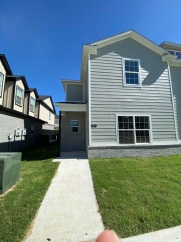 PRE-LEASING BRAND NEW TOWNHOMES! 10 MINUTE DRIVE TO CAMPUS!