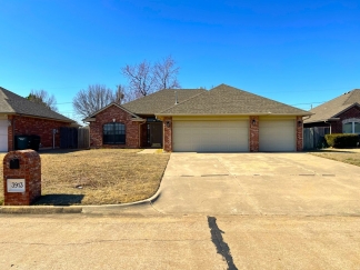 Charming Home in Del City!