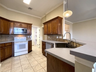 Charming Home in Del City!