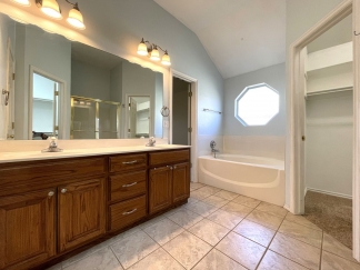 Charming Home in Del City!