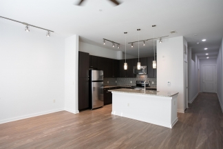 1900 Barton Springs Road Unit 1040 *no signs*- Green Team