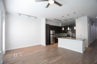 1900 Barton Springs Road Unit 1040 *no signs*- Green Team