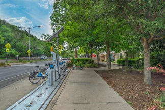 1900 Barton Springs Road Unit 1040 *no signs*- Green Team