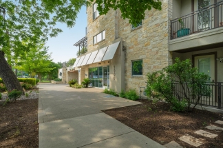 1900 Barton Springs Road Unit 1040 *no signs*- Green Team