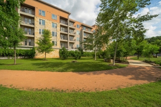 1900 Barton Springs Road Unit 1040 *no signs*- Green Team