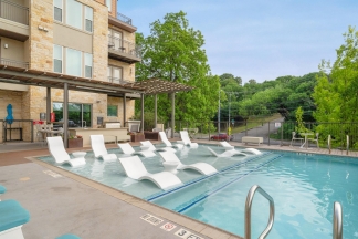 1900 Barton Springs Road Unit 1040 *no signs*- Green Team