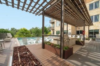 1900 Barton Springs Road Unit 1040 *no signs*- Green Team