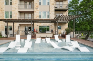 1900 Barton Springs Road Unit 1040 *no signs*- Green Team