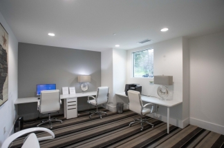 1900 Barton Springs Road Unit 1040 *no signs*- Green Team