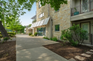 1900 Barton Springs Road Unit 1040 *no signs*- Green Team