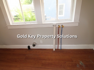 Spacious 3 BR 2 BA Townhouse Across from Park NO PETS. SECTION 8 APPROVED