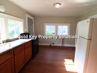 Spacious 3 BR 2 BA Townhouse Across from Park NO PETS. SECTION 8 APPROVED