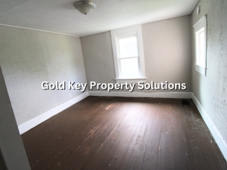 Spacious 3 BR 2 BA Townhouse Across from Park NO PETS. SECTION 8 APPROVED