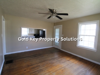 Charming 1 BR 1 BA Duplex with Basement (NO SECTION 8)