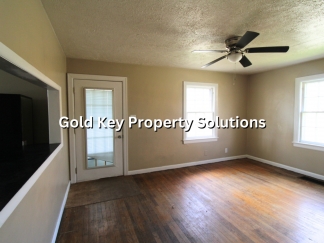 Charming 1 BR 1 BA Duplex with Basement (NO SECTION 8)