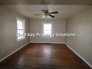 Charming 1 BR 1 BA Duplex with Basement (NO SECTION 8)