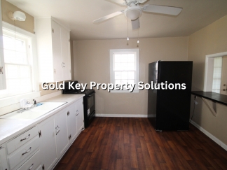 Charming 1 BR 1 BA Duplex with Basement (NO SECTION 8)