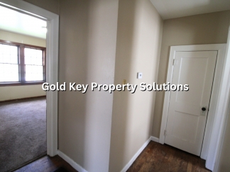Charming 1 BR 1 BA Duplex with Basement (NO SECTION 8)