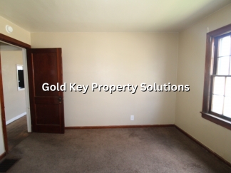 Charming 1 BR 1 BA Duplex with Basement (NO SECTION 8)