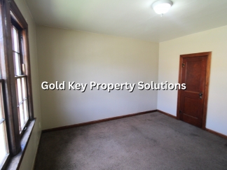 Charming 1 BR 1 BA Duplex with Basement (NO SECTION 8)
