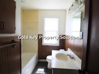 Charming 1 BR 1 BA Duplex with Basement (NO SECTION 8)
