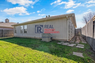 Charming 3 bed, 2 bath Home with a Refreshed Interior and New Carpet