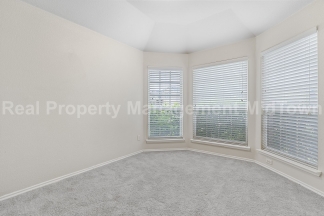 Charming Newer Home Master-planned community of Heartland
