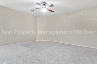 Charming Newer Home Master-planned community of Heartland