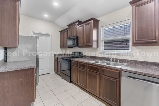Charming Newer Home Master-planned community of Heartland