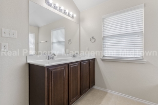 Charming Newer Home Master-planned community of Heartland