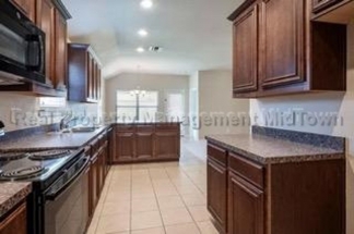 Charming Newer Home Master-planned community of Heartland