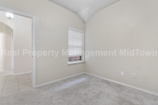 Charming Newer Home Master-planned community of Heartland